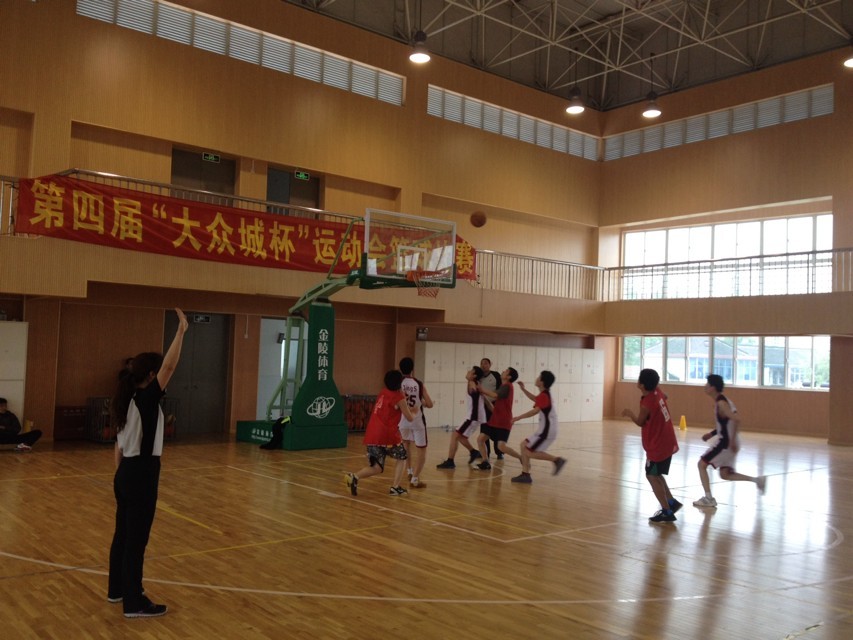 伊藤動(dòng)力美女啦啦隊(duì)